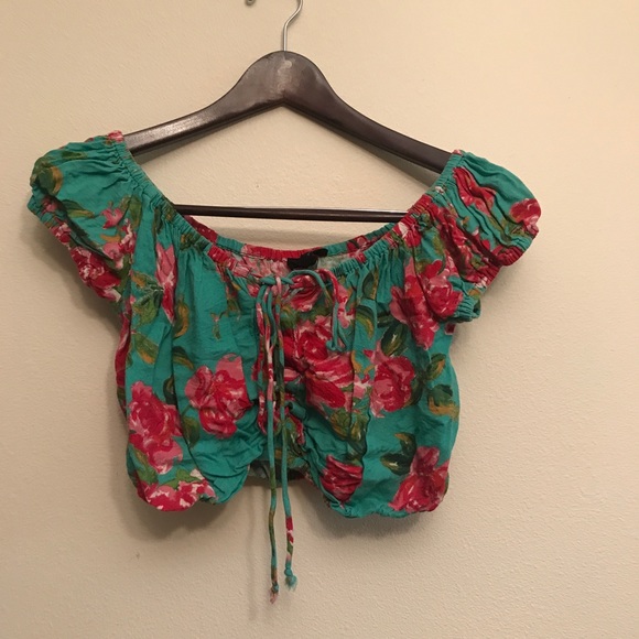 Floral Crop Top - Picture 2 of 5